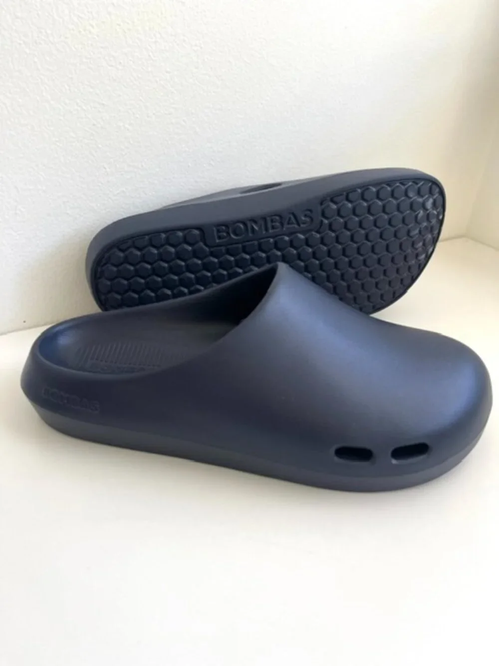 New! Bombas Friday Clogs in Deep End | Size Men's 7